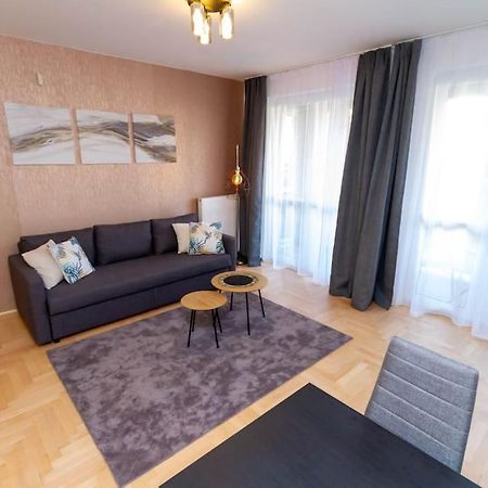 Gozsdu White Raven 3 - Terrace And Free Underground Parking Apartment Budapest Bagian luar foto