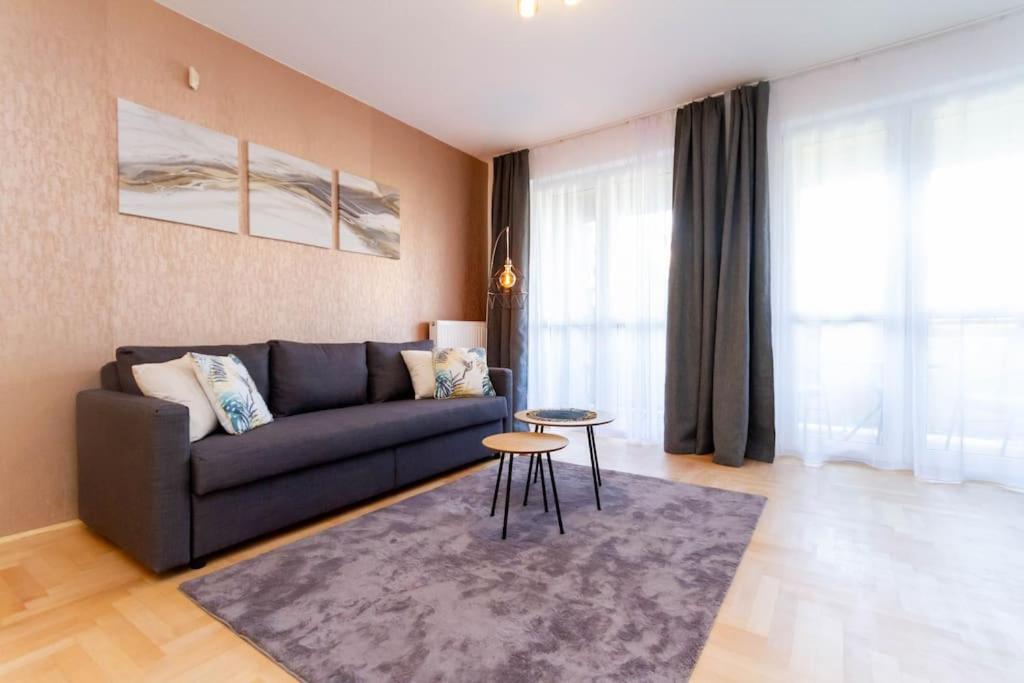 Gozsdu White Raven 3 - Terrace And Free Underground Parking Apartment Budapest Bagian luar foto