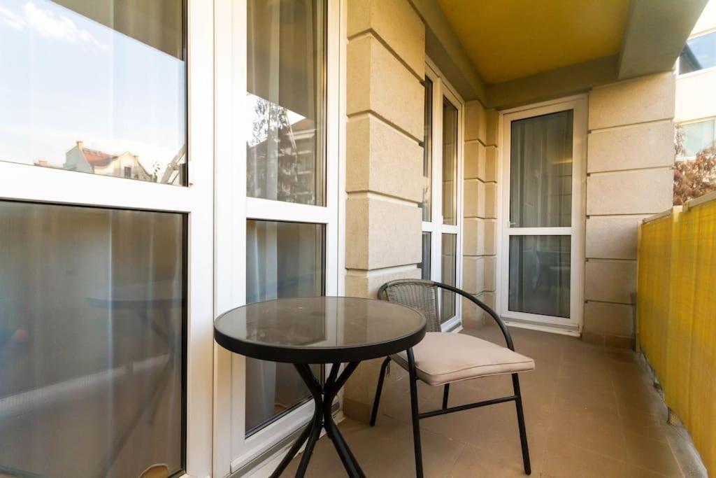 Gozsdu White Raven 3 - Terrace And Free Underground Parking Apartment Budapest Bagian luar foto