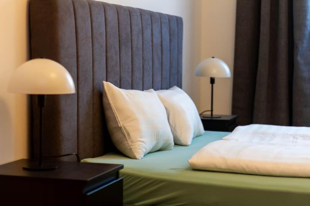 Gozsdu White Raven 3 - Terrace And Free Underground Parking Apartment Budapest Bagian luar foto