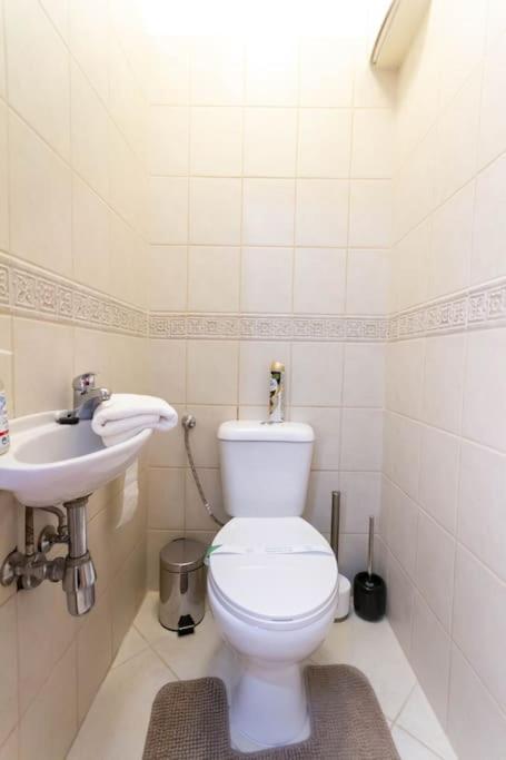 Gozsdu White Raven 3 - Terrace And Free Underground Parking Apartment Budapest Bagian luar foto